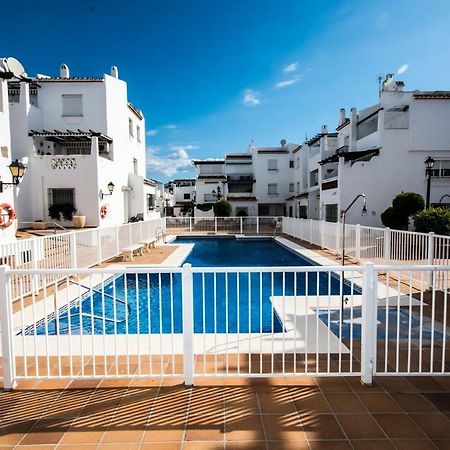 Puerto De La Duquesa Beach Apartment Castillo de Sabinillas Екстер'єр фото