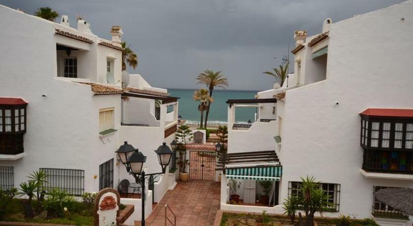Puerto De La Duquesa Beach Apartment Castillo de Sabinillas Екстер'єр фото