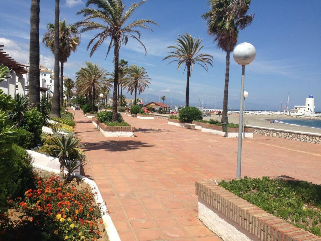 Puerto De La Duquesa Beach Apartment Castillo de Sabinillas Екстер'єр фото