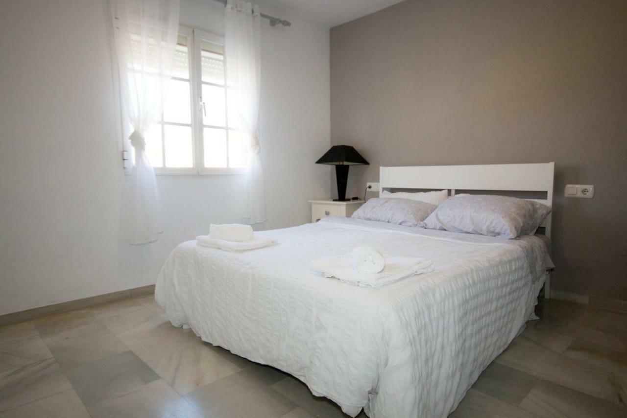 Puerto De La Duquesa Beach Apartment Castillo de Sabinillas Екстер'єр фото